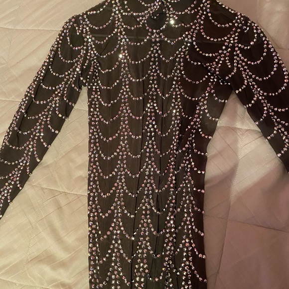 Elegant Black Dress - Picture 8 of 8